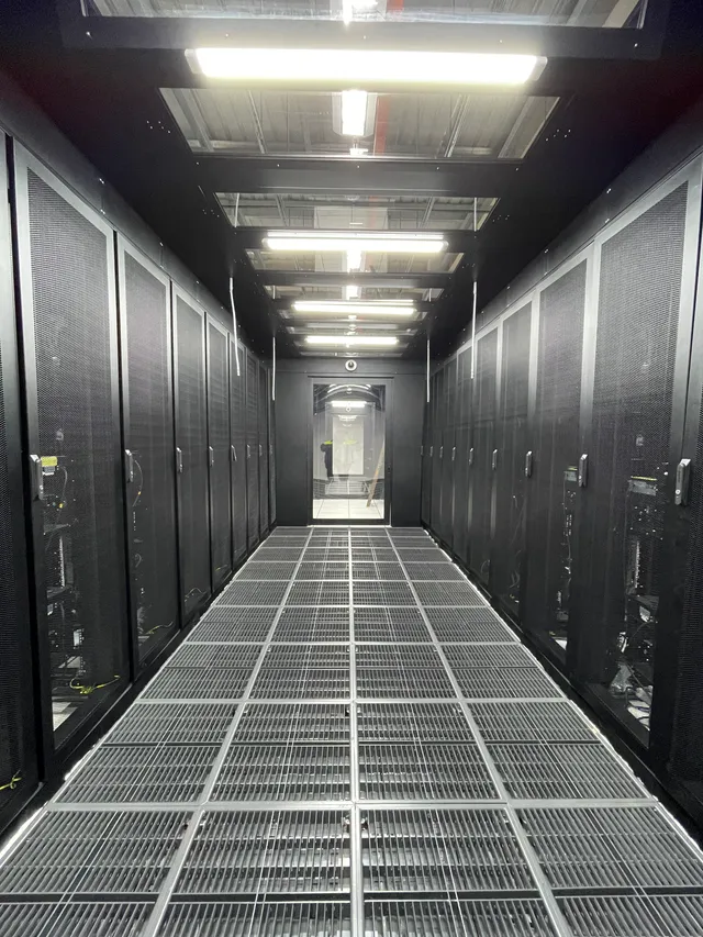Data centre operations aisle