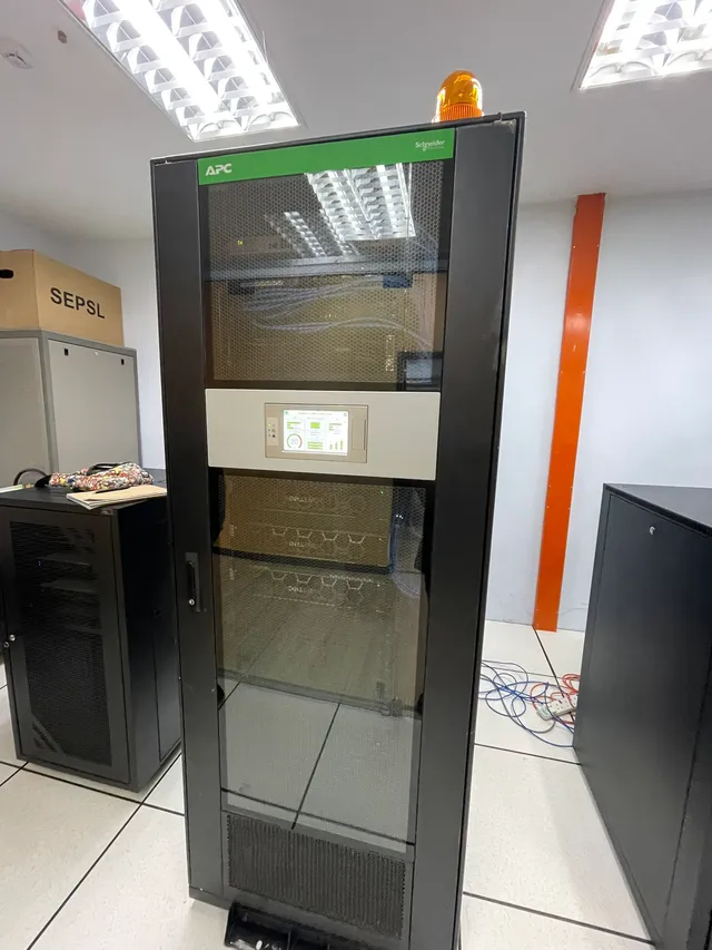 Micro data centre system